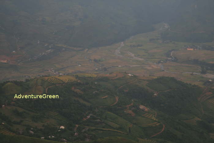 A view of the Tu Le Valley from the Khau Pha Pass